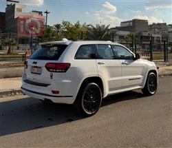 جیپ گراند شیرۆکی